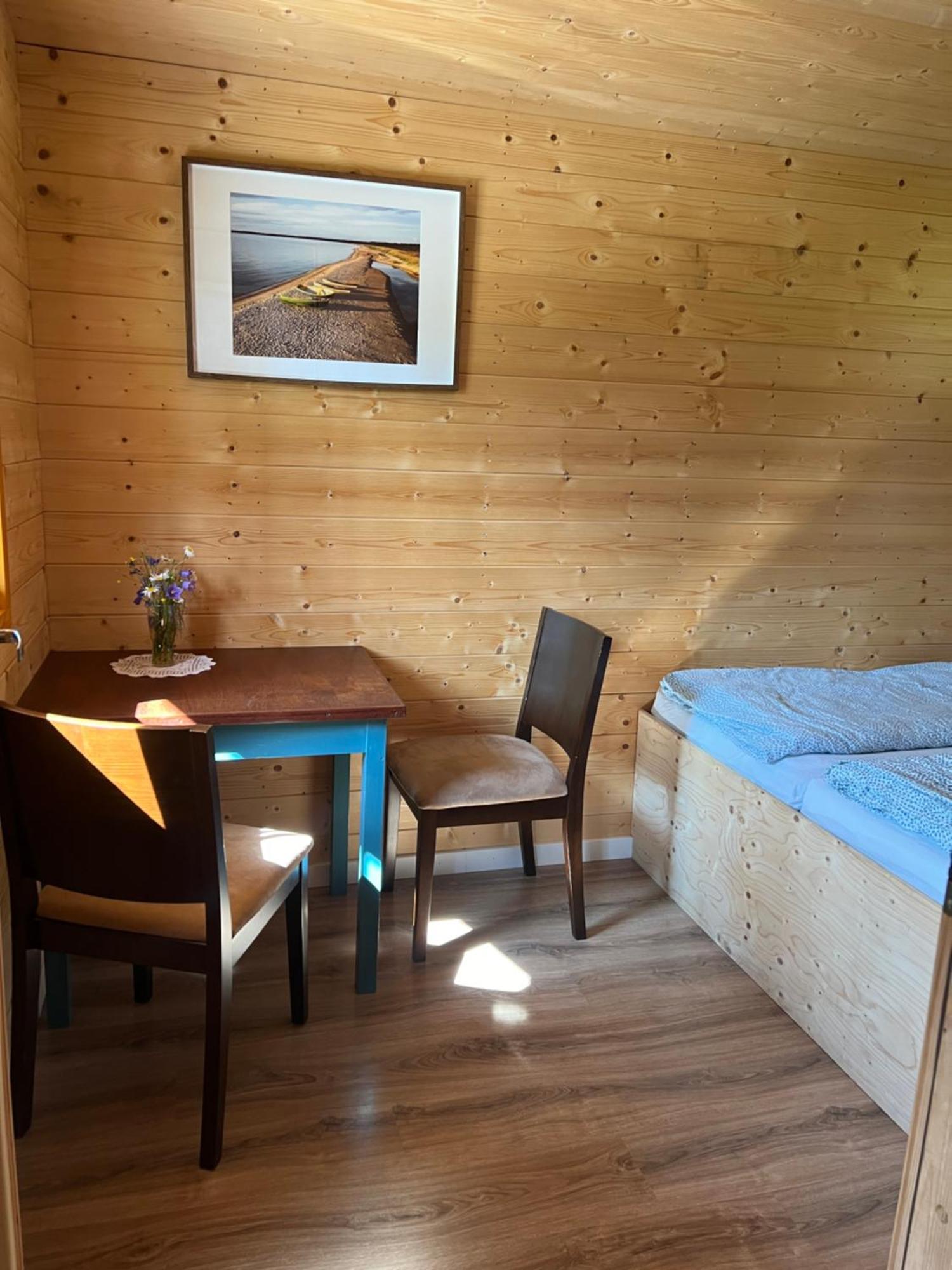 Marika Puhkekuela - Metsanurga Oeoemaja "Shared Bathroom" Nova Exterior photo