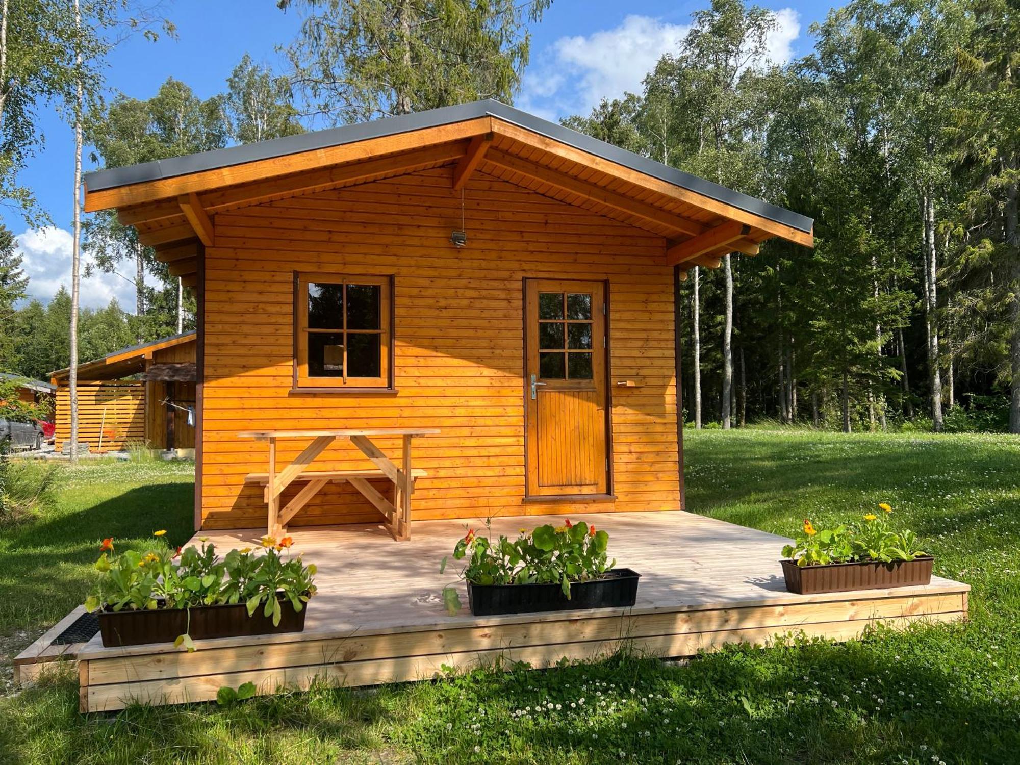 Marika Puhkekuela - Metsanurga Oeoemaja "Shared Bathroom" Nova Exterior photo